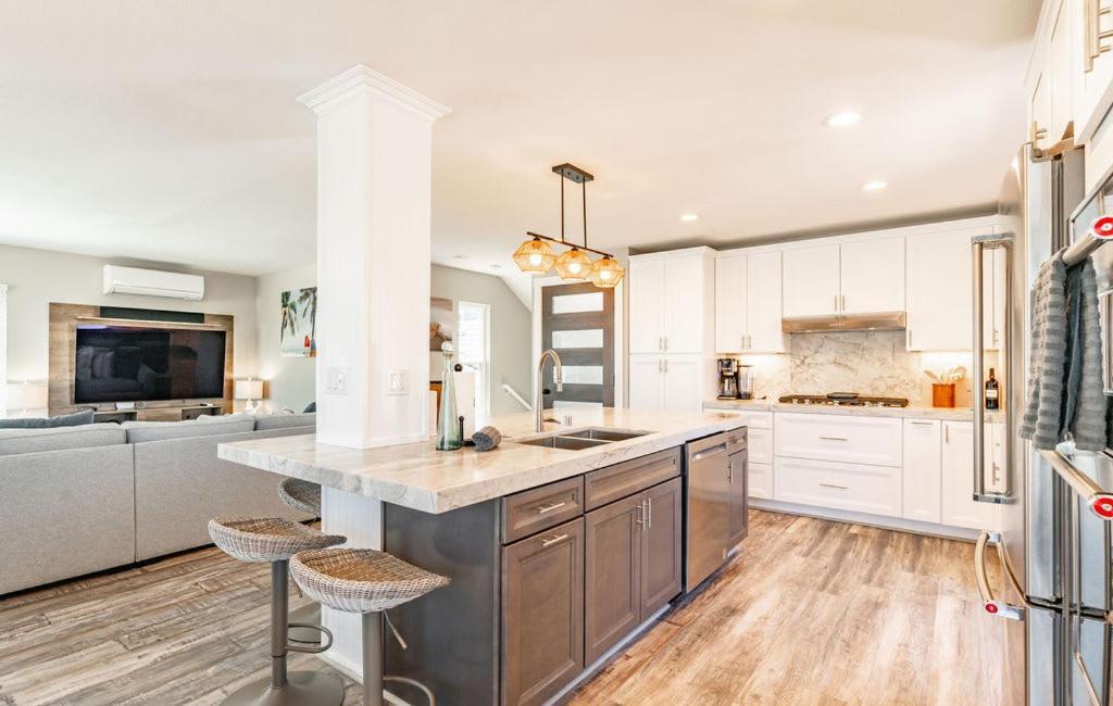 Surfside Charmer One Block To Holiday home San Diego